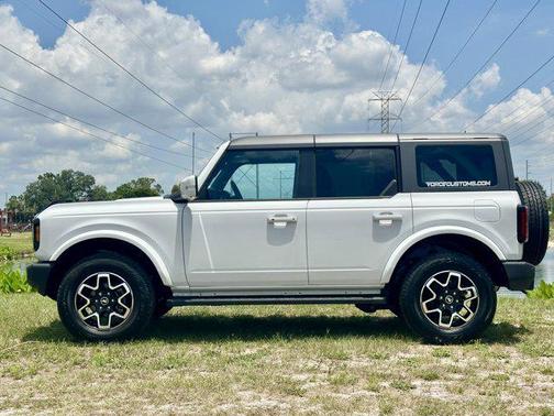 2024 Ford Bronco Outer Banks