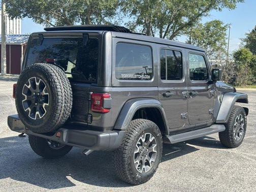 2025 Jeep Wrangler 4-Door Sahara 4x4