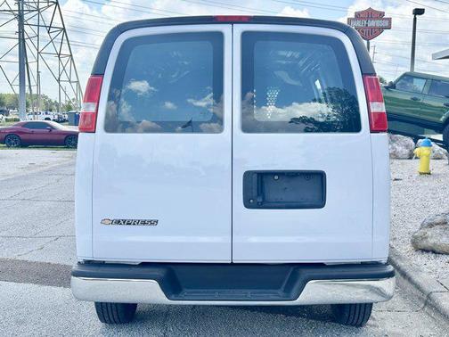 2022 Chevrolet Express 2500 RWD 2500 Regular Wheelbase WT