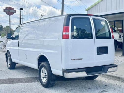 2022 Chevrolet Express 2500 RWD 2500 Regular Wheelbase WT
