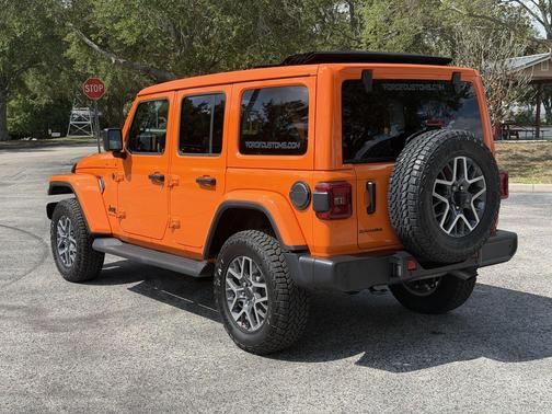 Joose 2025 Jeep Wrangler 4-Door Sahara 4x4