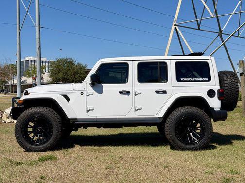 2024 Jeep Wrangler 4-Door Sahara 4x4