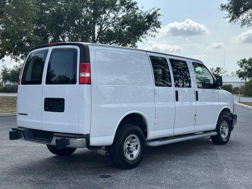 2022 Chevrolet Express 2500 RWD 2500 Regular Wheelbase WT