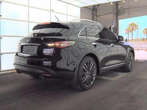 2017 INFINITI QX70 Base