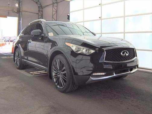 2017 INFINITI QX70 Base