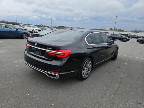 2016 BMW 750 i xDrive