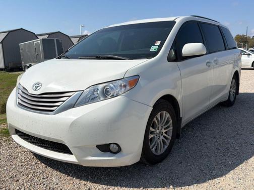 2016 Toyota Sienna XLE