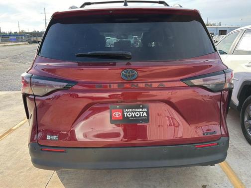 2023 Toyota Sienna XLE
