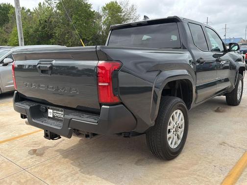 2025 Toyota Tacoma SR