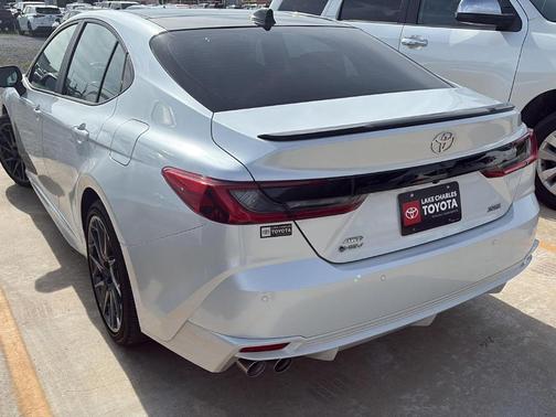 Wind Chill Pearl 2025 Toyota Camry XSE