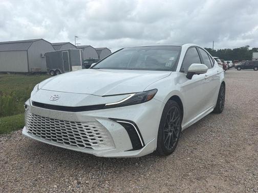 Wind Chill Pearl 2025 Toyota Camry XSE