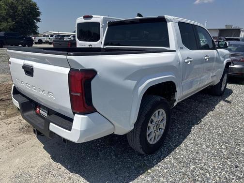 Ice 2026 Toyota Tacoma SR5