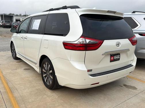2020 Toyota Sienna Limited Premium