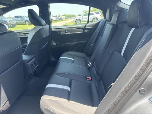 Metal 2026 Toyota Camry SE