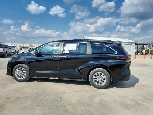 Midnight Black Metallic 2026 Toyota Sienna XLE 8 Passenger