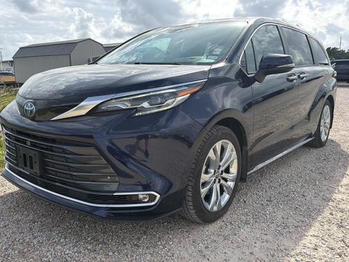 2024 Toyota Sienna Platinum 7 Passenger
