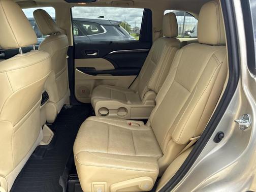 Creme Brulee Mica 2016 Toyota Highlander Limited