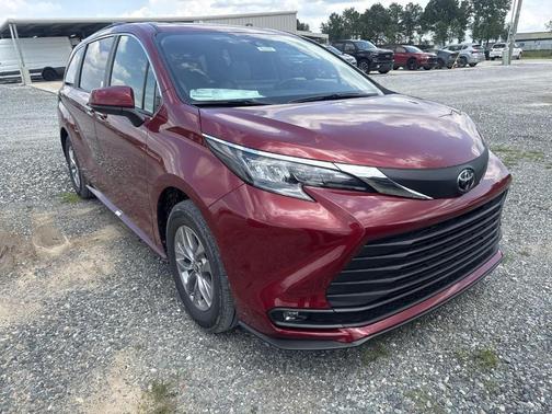 Ruby Flare Pearl 2026 Toyota Sienna XLE 8 Passenger