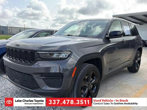 Metallic 2024 Jeep Grand Cherokee Laredo