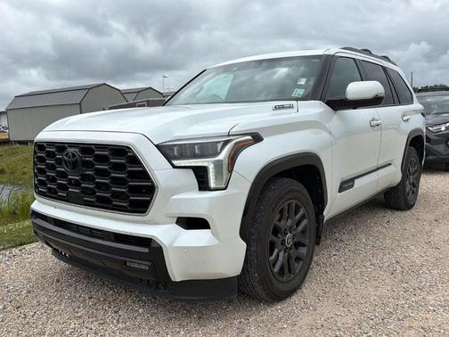 Wind Chill Pearl 2024 Toyota Sequoia Platinum