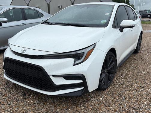 Ice 2023 Toyota Corolla SE
