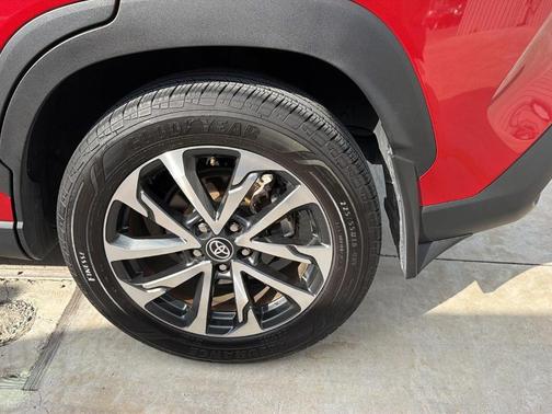 2024 Toyota Corolla Cross XLE