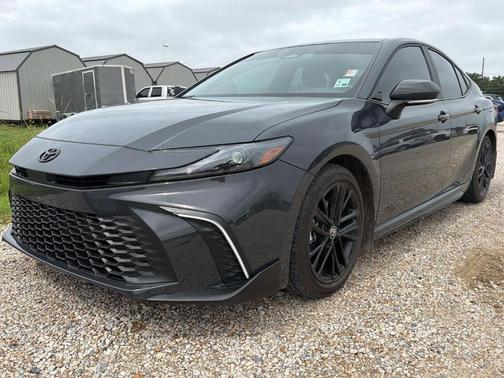 UNDERGROUND 2025 Toyota Camry SE