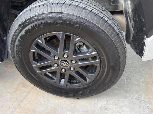 2025 Toyota Tundra SR5