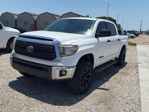 Super White 2018 Toyota Tundra SR5