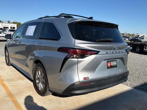 2021 Toyota Sienna XLE