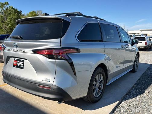 2021 Toyota Sienna XLE