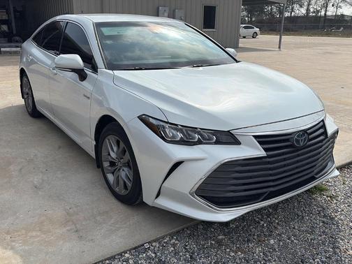 2020 Toyota Avalon Hybrid XLE