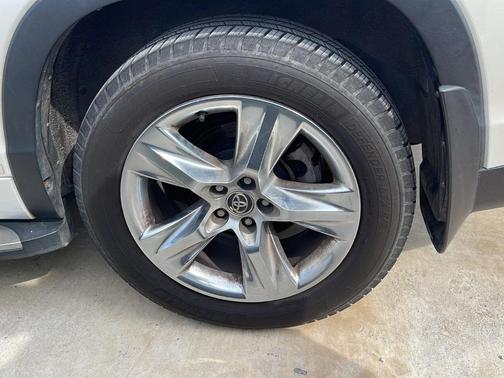 2016 Toyota Highlander Limited Platinum