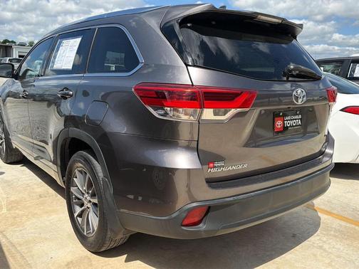 Predawn Gray Mica 2018 Toyota Highlander XLE