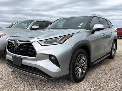 2023 Toyota Highlander Platinum