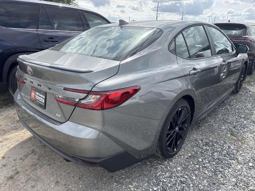 Metal 2026 Toyota Camry SE