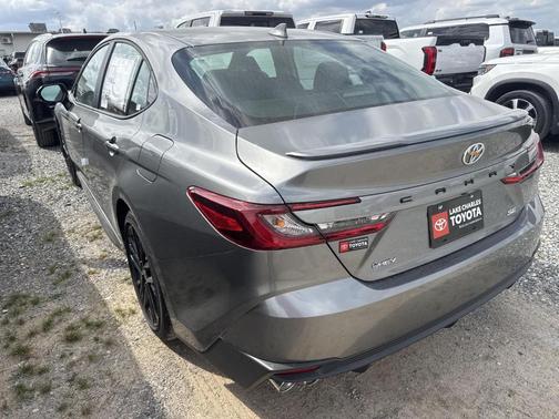 Metal 2026 Toyota Camry SE