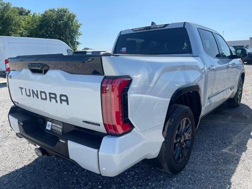 2025 Toyota Tundra Hybrid Platinum