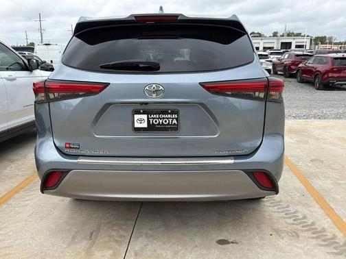 2023 Toyota Highlander Platinum