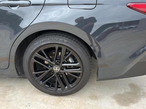 UNDERGROUND 2025 Toyota Camry SE