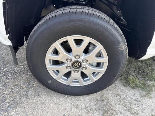 Ice 2026 Toyota Tacoma SR5
