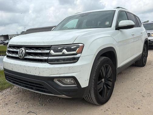 Pure White 2018 Volkswagen Atlas 3.6L SEL Premium