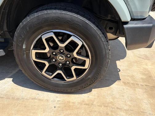 Cactus Green / Gray 2024 Ford Bronco Outer Banks