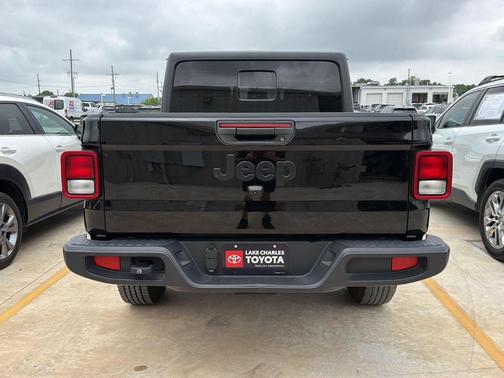 Black Clearcoat 2024 Jeep Gladiator Sport