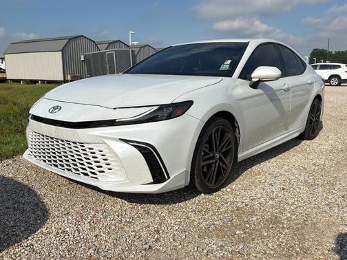 Wind Chill Pearl 2025 Toyota Camry XSE