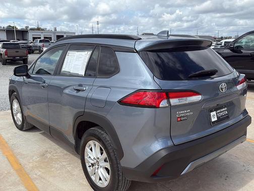 2023 Toyota Corolla Cross LE