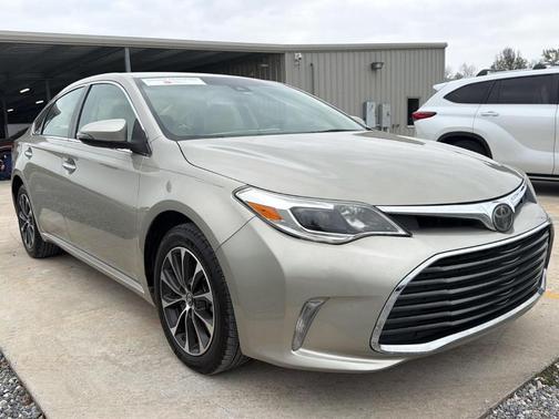 2018 Toyota Avalon XLE