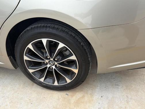 2018 Toyota Avalon XLE