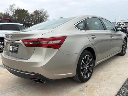 2018 Toyota Avalon XLE