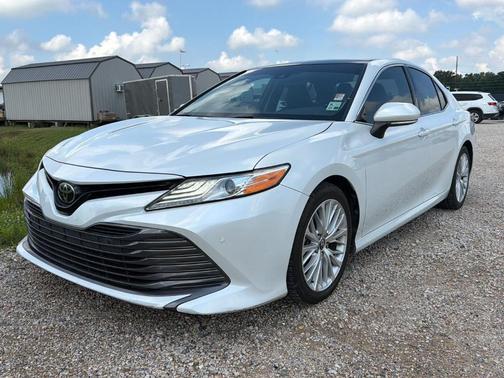 Wind Chill Pearl 2018 Toyota Camry XLE